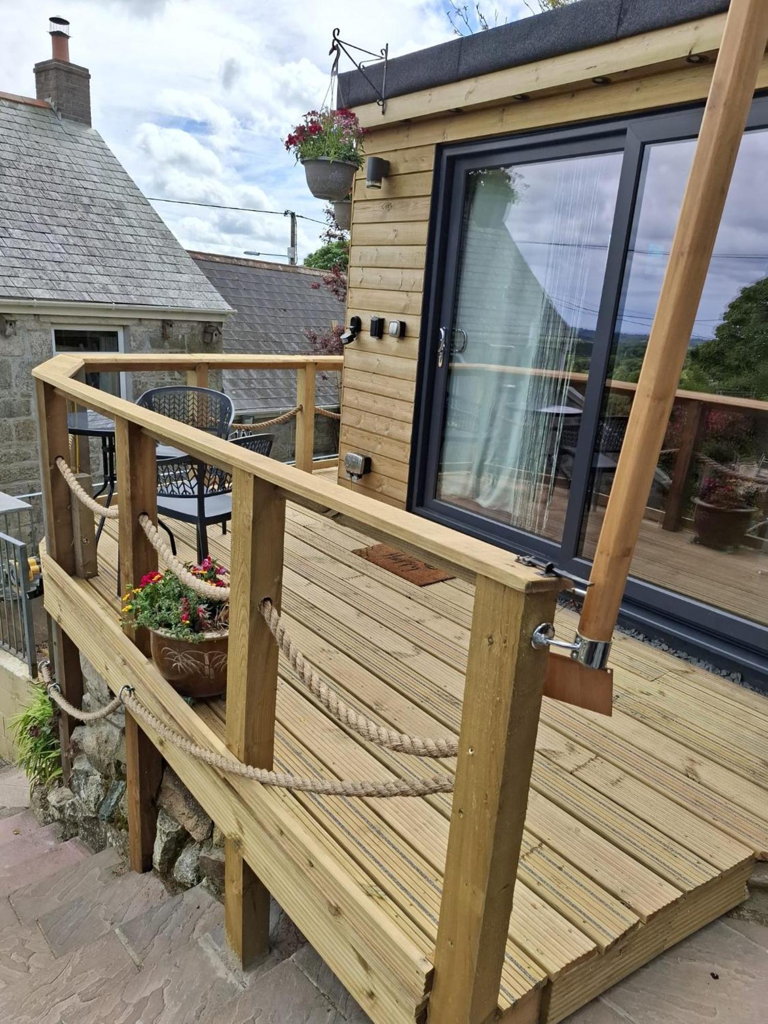 Cosy Cornish Cabin Сент-Остел Экстерьер фото