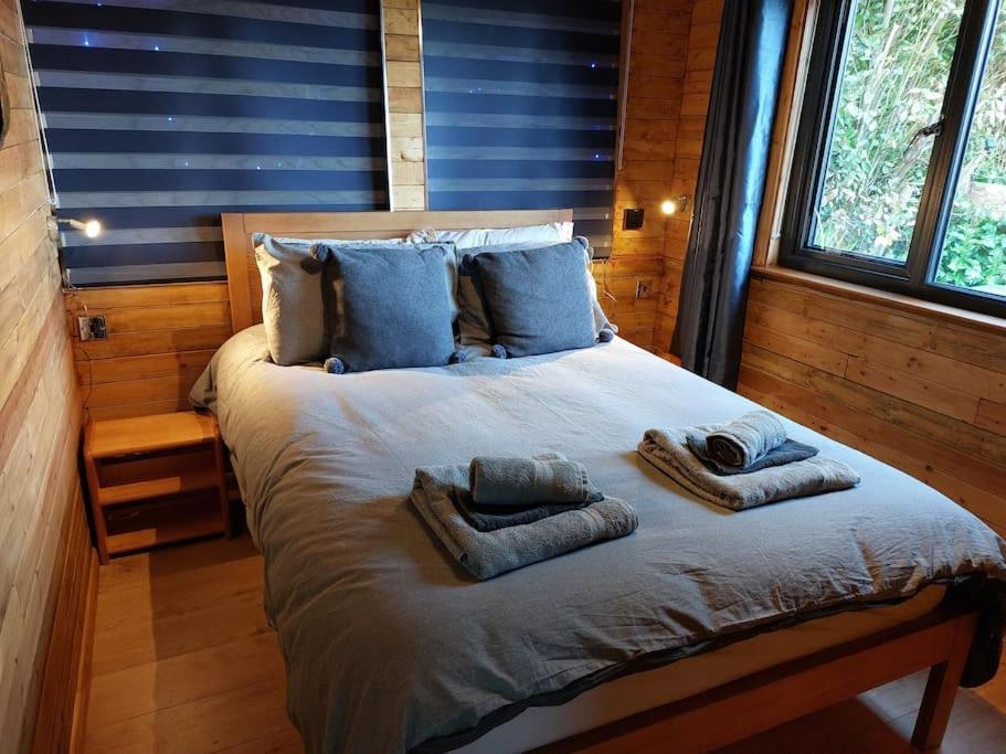 Cosy Cornish Cabin Сент-Остел Экстерьер фото